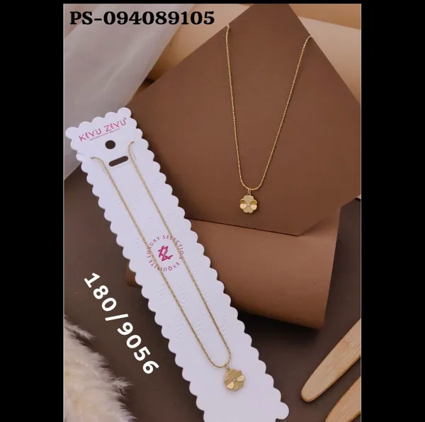 Gold_Tone_Floral_Pendant_Necklace_for_Women