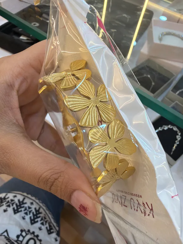 Gold_Tone_Floral_Kada_Bracelet_for_Women