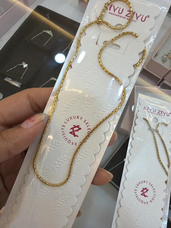 Gold_Tone_Link_Chain_Necklace_for_Women