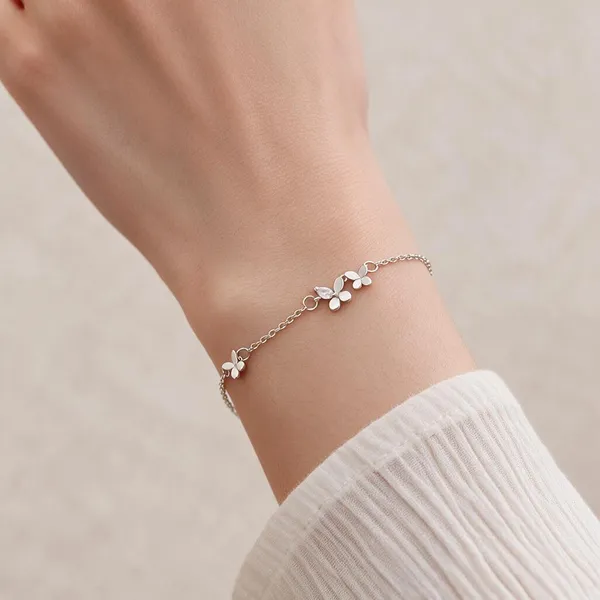 Silver_Tone_Floral_Charm_Bracelet_For_Women