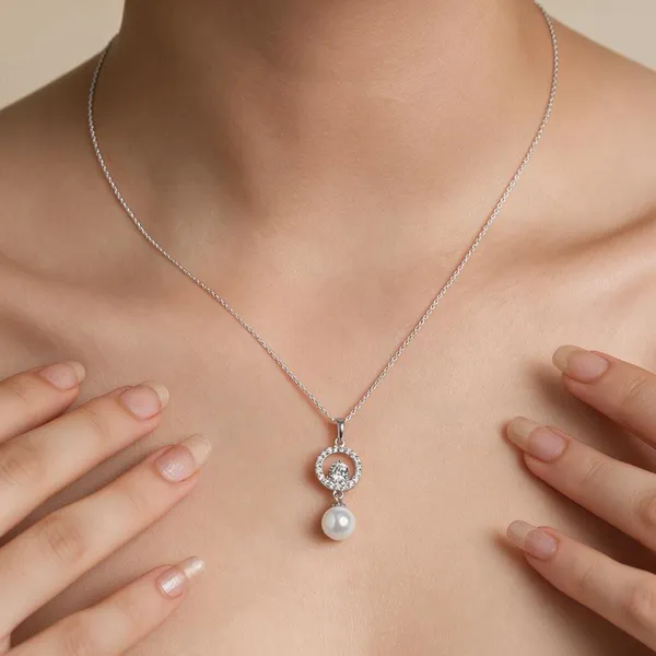 Silver_Pendant_Necklace_For_Women