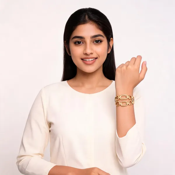 Gold_Tone_Interlocking_Link_Bracelet_For_Women