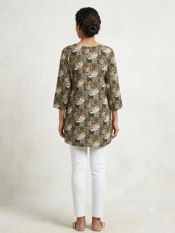 Multicolor_Soft_Silk_Straight_Fit_Tunic_Top_For_Women