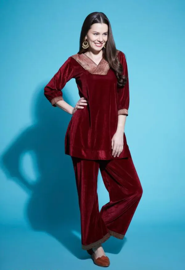 Maroon__Women_Beautiful_Velvet_Kurta_With_Bottomwear_For_Women