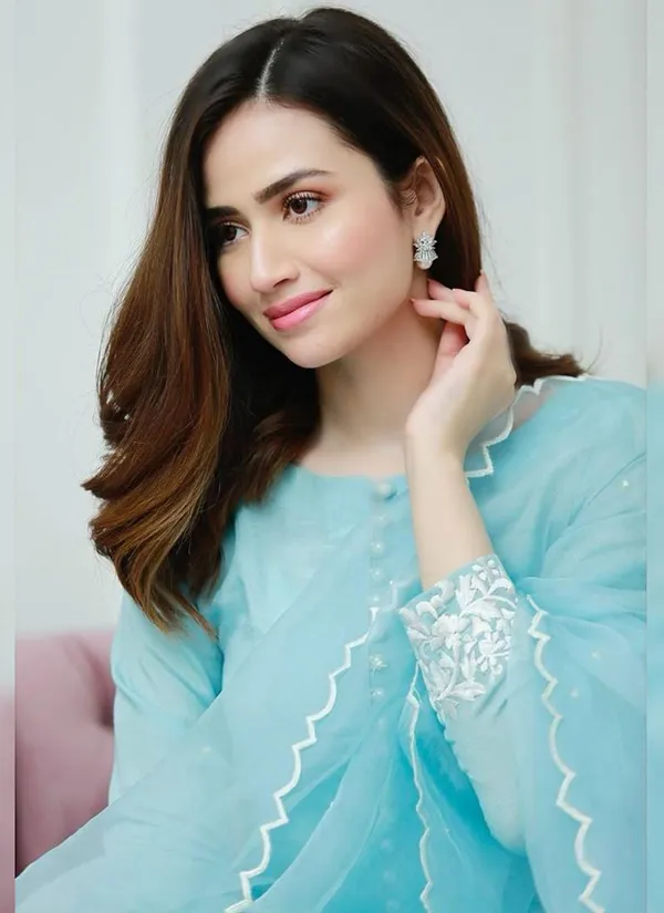 DD's_creation_Women_Kurta_Pant_Attached_Dupatta_Set_()