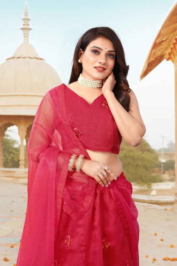 Aatvi_Embroidered_Semi_Stitched_Lehenga_Choli_Red