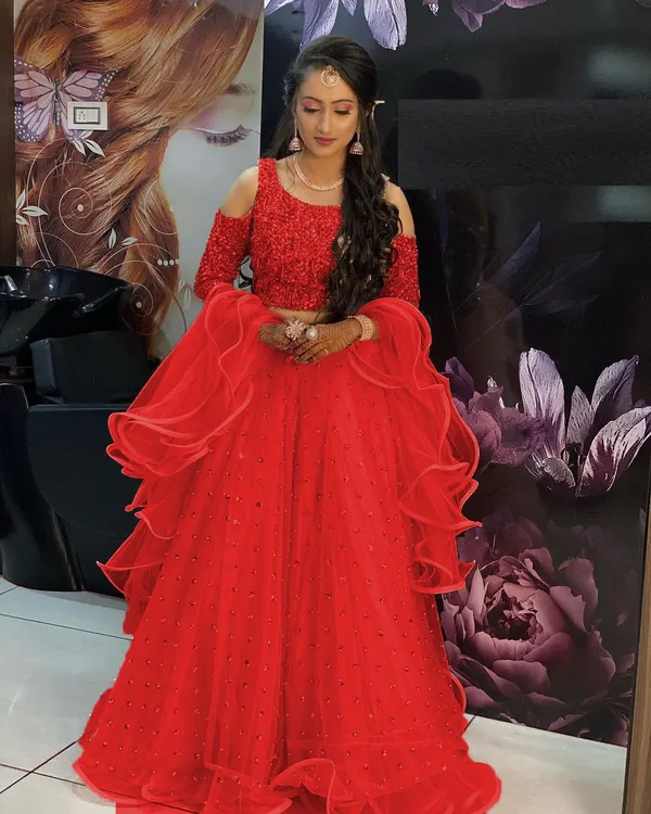 Mert_India_Embellished_Semi_Stitched_Lehenga_Choli_(Red)