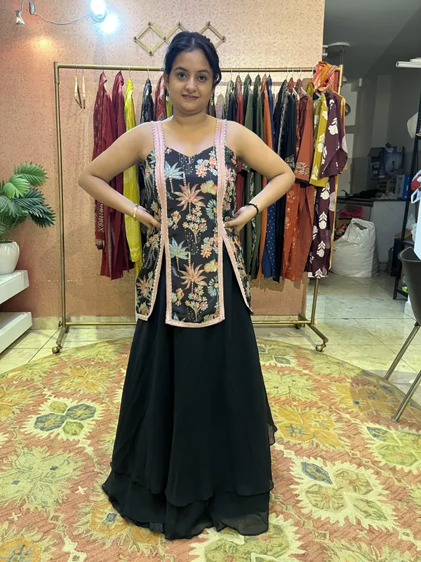 Black_Floral_Layered_Ethnic_Set_For_Women