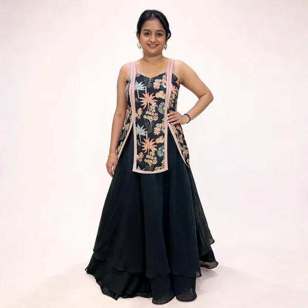 Black_Floral_Layered_Ethnic_Set_For_Women