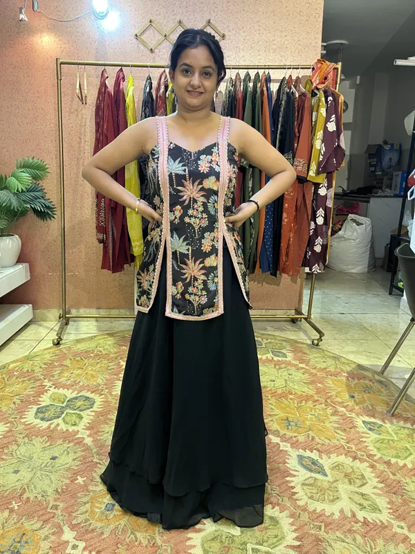 Black_Floral_Layered_Ethnic_Set_For_Women