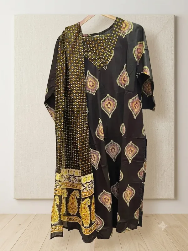 Black_Printed_Straight_Kurta_Set_For_Women