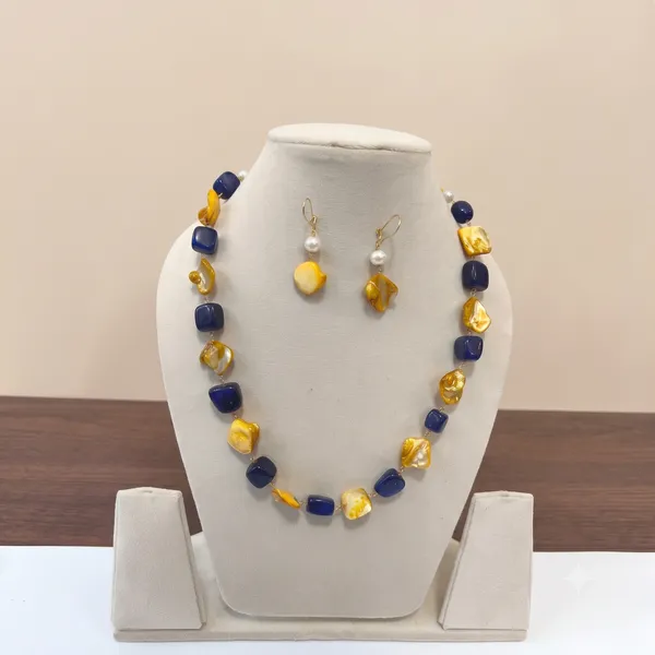 Gold_And_White_Natural_Quartz_Mother_Of_Pearl_Pearl_Necklace_For_Women