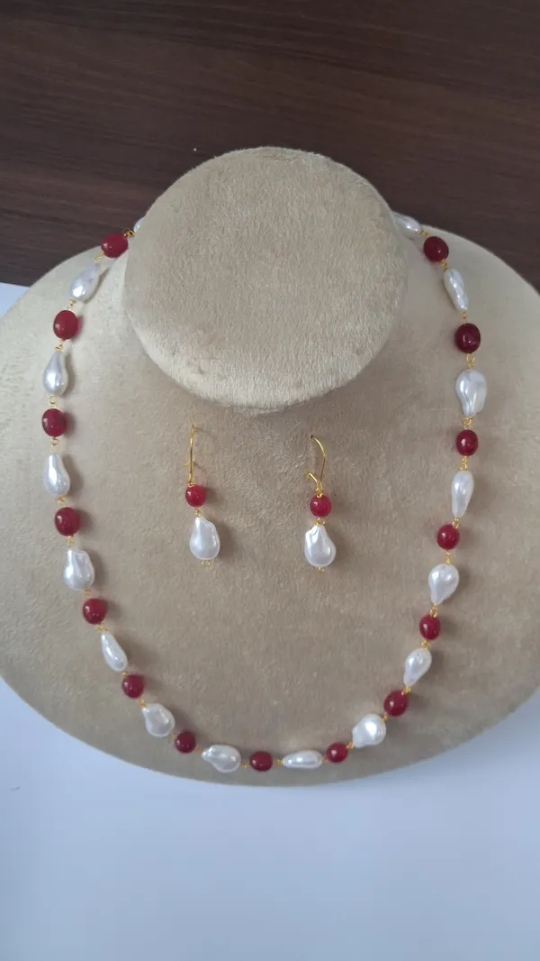 Elegant_Natural_Stone_Necklace
