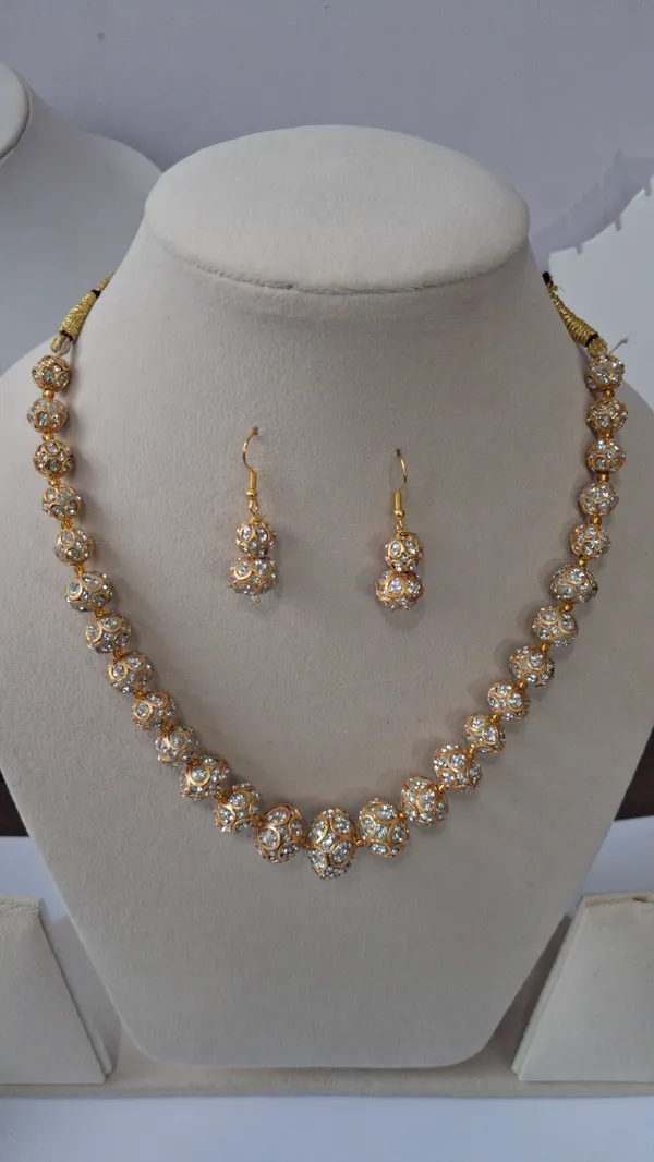 Gold_Brass_Cubic_Zirconia_Sarffa_Beaded_Necklace_For_Women
