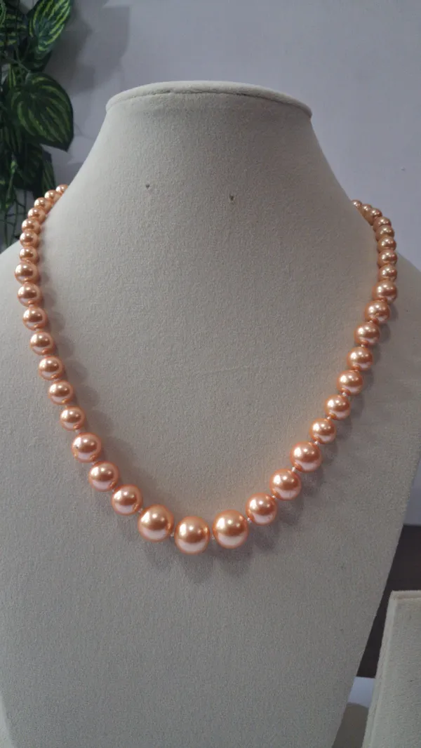 Elegant_Pearl_Chain_Necklace