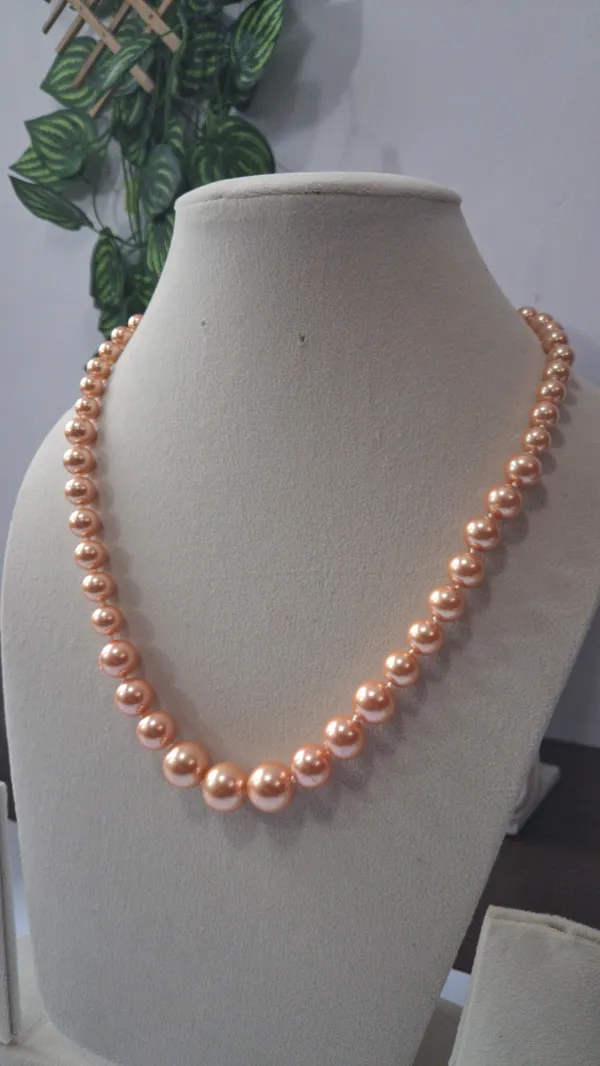 Elegant_Pearl_Chain_Necklace