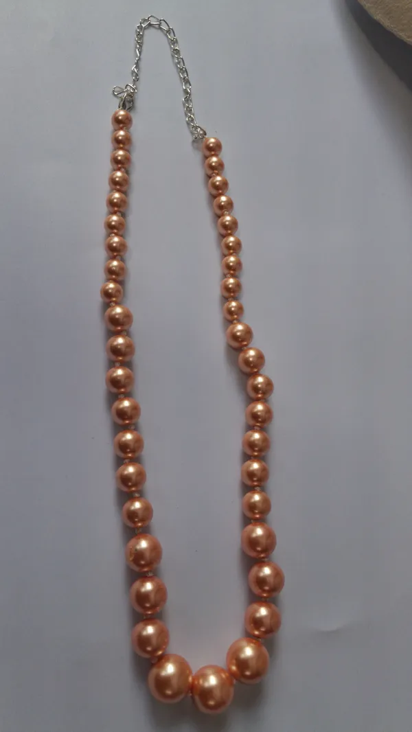 Elegant_Pearl_Chain_Necklace