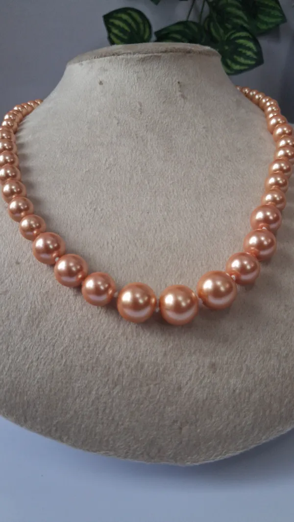Elegant_Pearl_Chain_Necklace