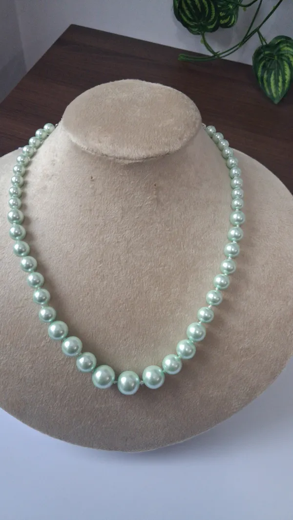 White_And_Gold_Pearl_Beads_Brass_Chain_Minimal_Necklace_For_Women