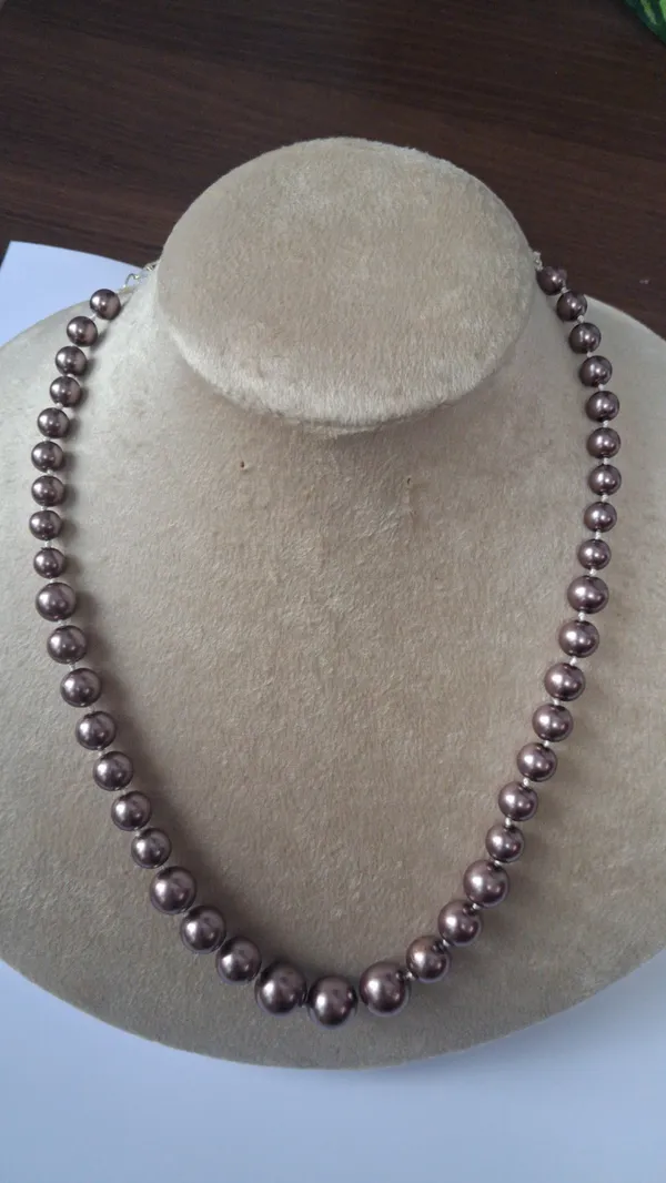 White_And_Gold_Pearl_Beads_Brass_Chain_Traditional_Necklace_For_Women