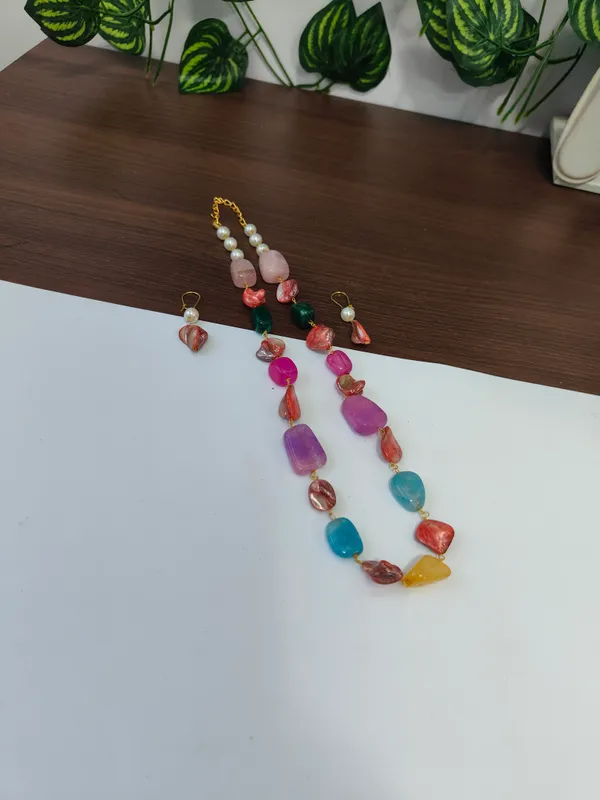 Classic_Natural_Quartz_Mother_of_Pearl_Necklace