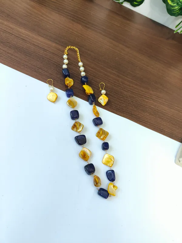 Gold_And_White_Natural_Quartz_Mother_Of_Pearl_Pearl_Necklace_For_Women