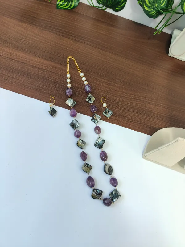 Elegant_Amethyst_Mother_of_Pearl_Necklace