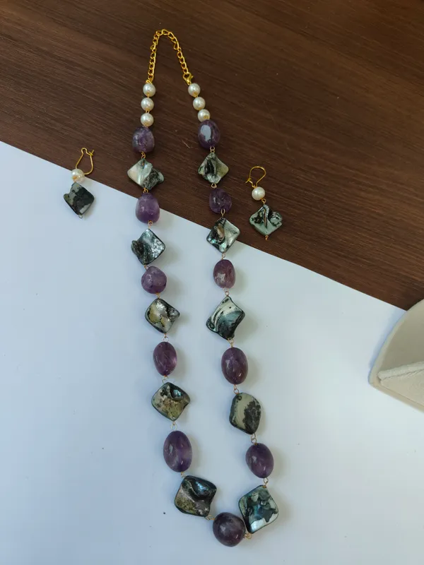 Purple_And_White_Natural_Amethyst_Mother_Of_Pearl_Brass_Necklace_For_Women