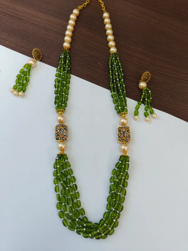Elegant_Hydro_Quartz_Beaded_Necklace
