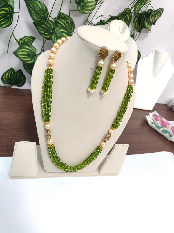 Elegant_Hydro_Quartz_Beaded_Necklace