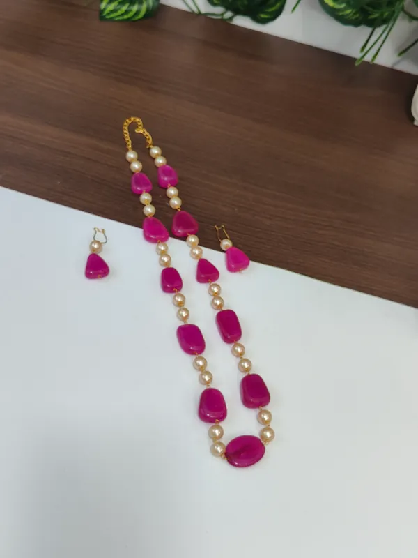 Elegant_Natural_Quartz_Pearl_Necklace