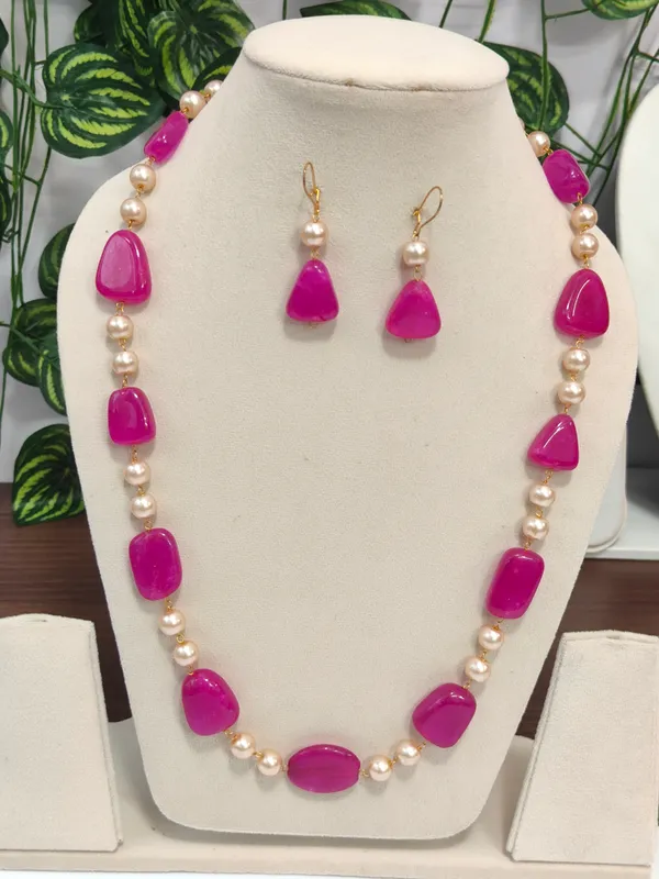 Elegant_Natural_Quartz_Pearl_Necklace