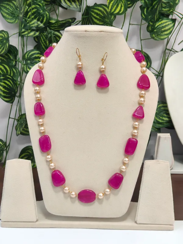 Elegant_Natural_Quartz_Pearl_Necklace