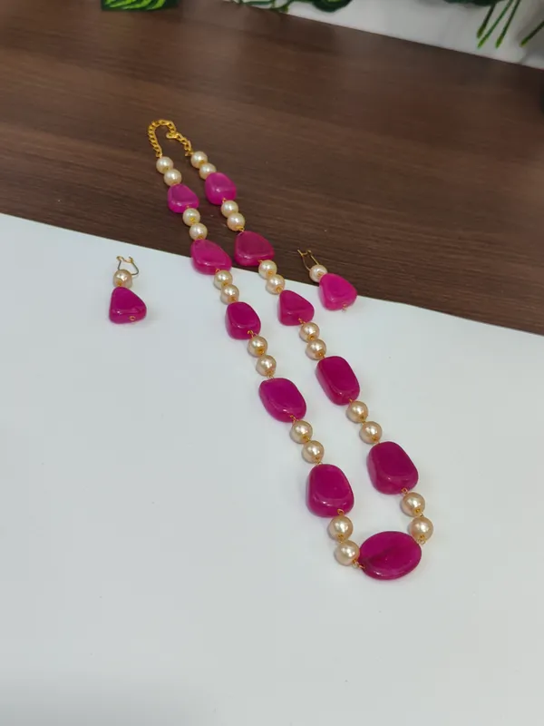 Elegant_Natural_Quartz_Pearl_Necklace