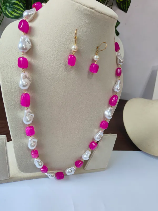 Gold_White_Quartz_Mother_Of_Pearl_Brass_Necklace_For_Women