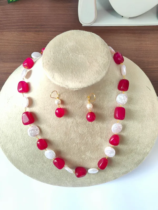 Classic_Natural_Stone_Pearl_Necklace