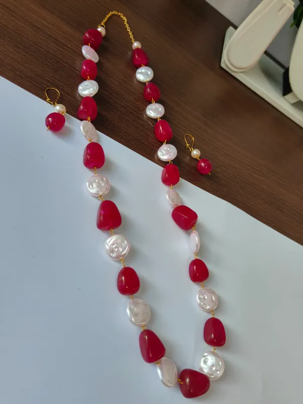 Gold_White_Quartz_Mother_Of_Pearl_Brass_Necklace_For_Women