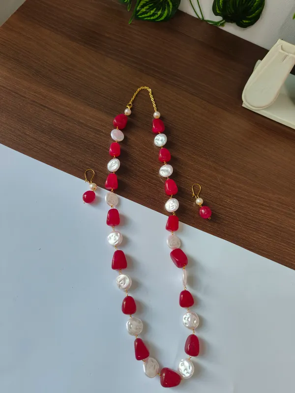 Gold_White_Quartz_Mother_Of_Pearl_Brass_Necklace_For_Women
