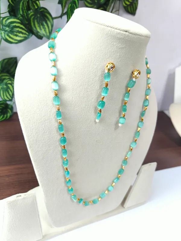 Gold_White_Kundan_Polki_Pearl_Monalisa_Beaded_Necklace_For_Women