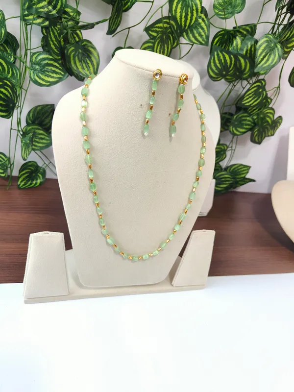 Gold_Multicolor_Kundan_Polki_Pearl_Monalisa_Beaded_Necklace_For_Women