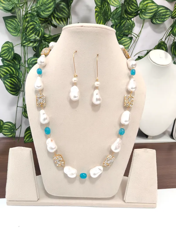 Gold_And_White_Quartz_Mother_Of_Pearl_Pearl_Brass_Necklace_For_Women