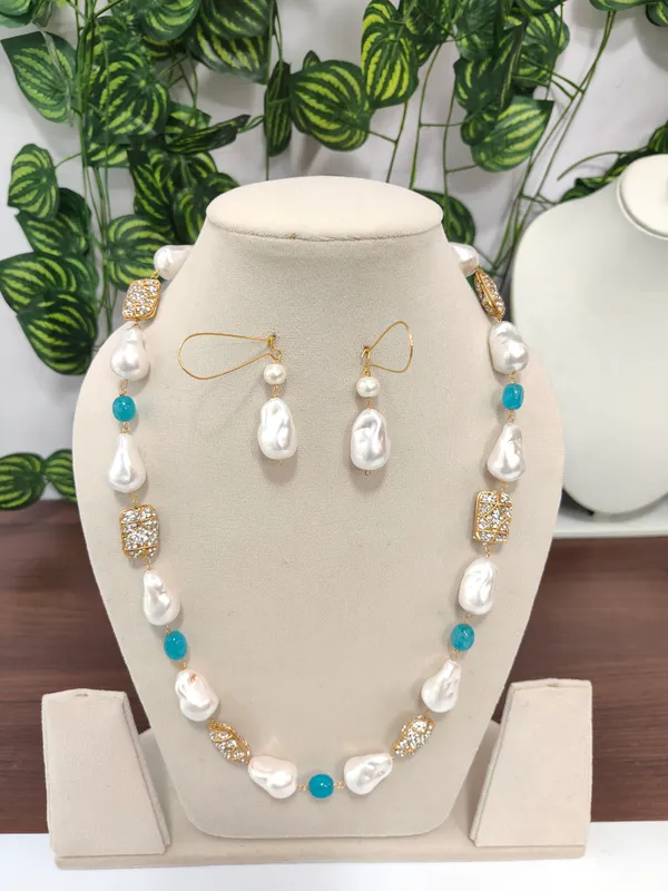 Gold_And_White_Quartz_Mother_Of_Pearl_Pearl_Brass_Necklace_For_Women