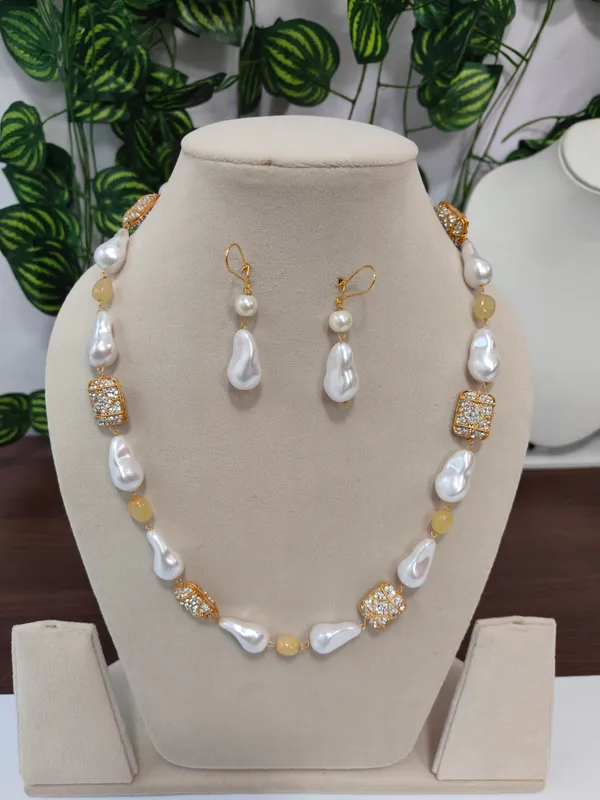 Designer_Natural_Stone_Pearl_Necklace