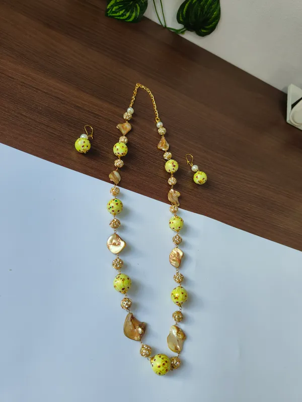 Stylish_Pearl_Deco_Necklace