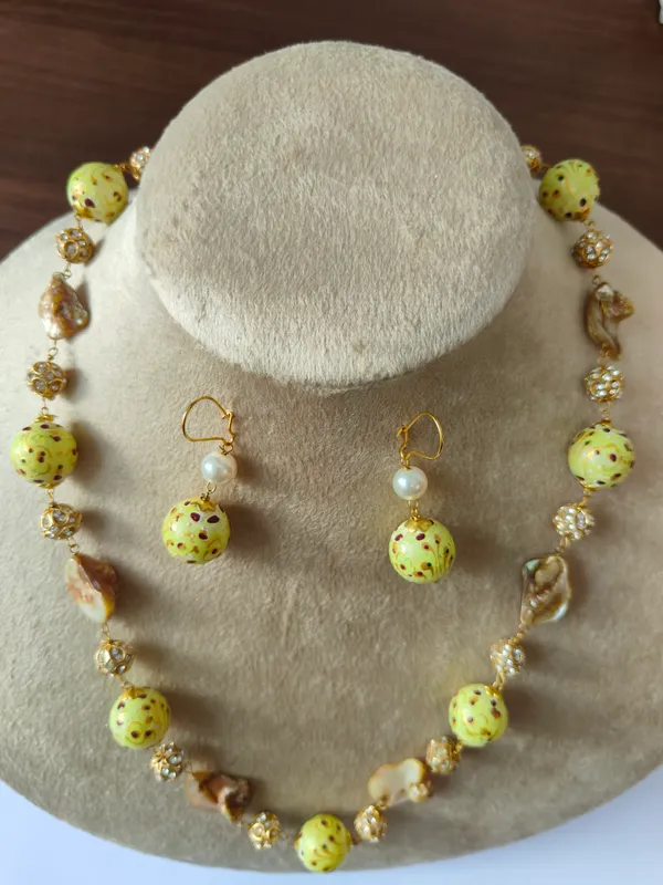Stylish_Pearl_Deco_Necklace