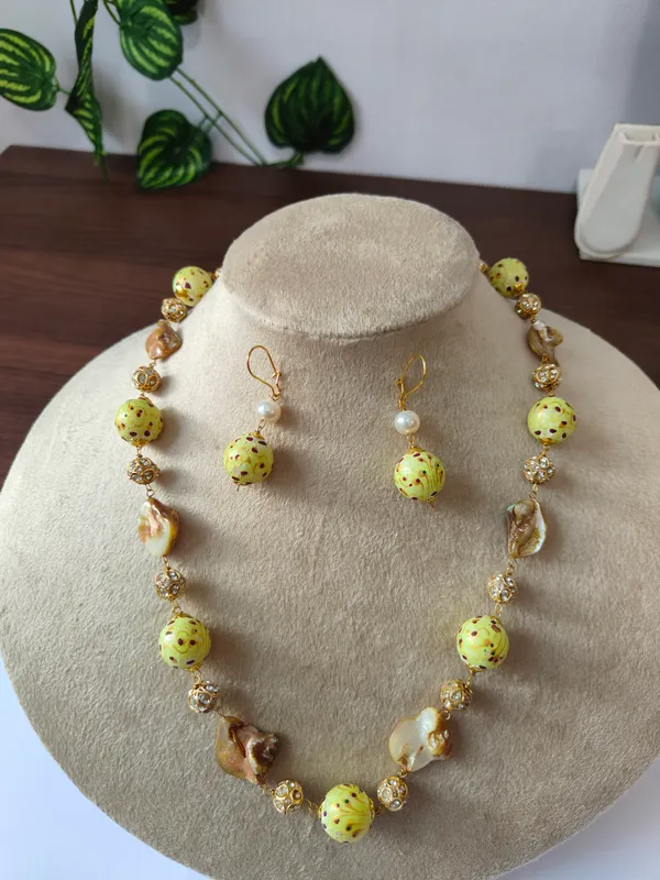 Stylish_Pearl_Deco_Necklace