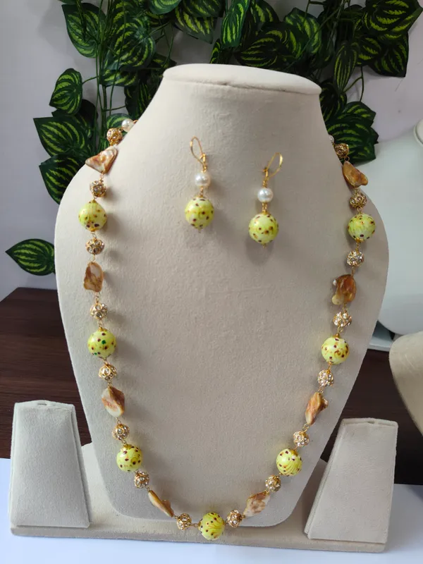 Stylish_Pearl_Deco_Necklace