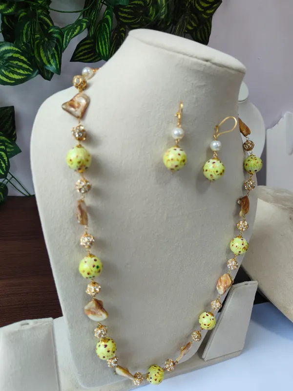 Gold_White_Brass_Pearl_Cubic_Zirconia_Deco_Necklace_For_Women