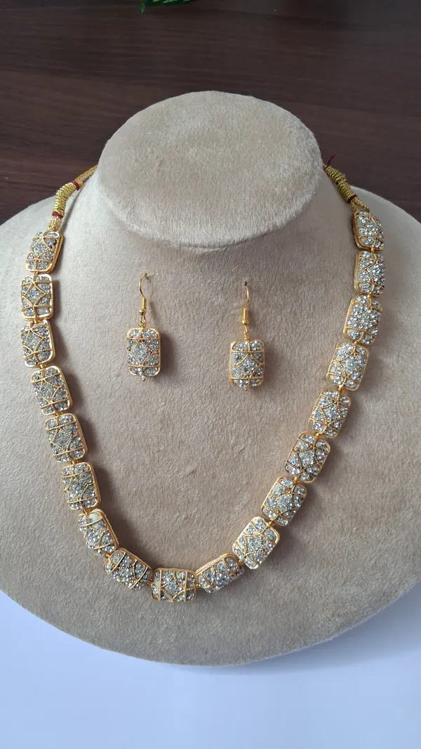 Gold_Multicolor_Brass_Pearl_Cubic_Zirconia_Beaded_Necklace_For_Women