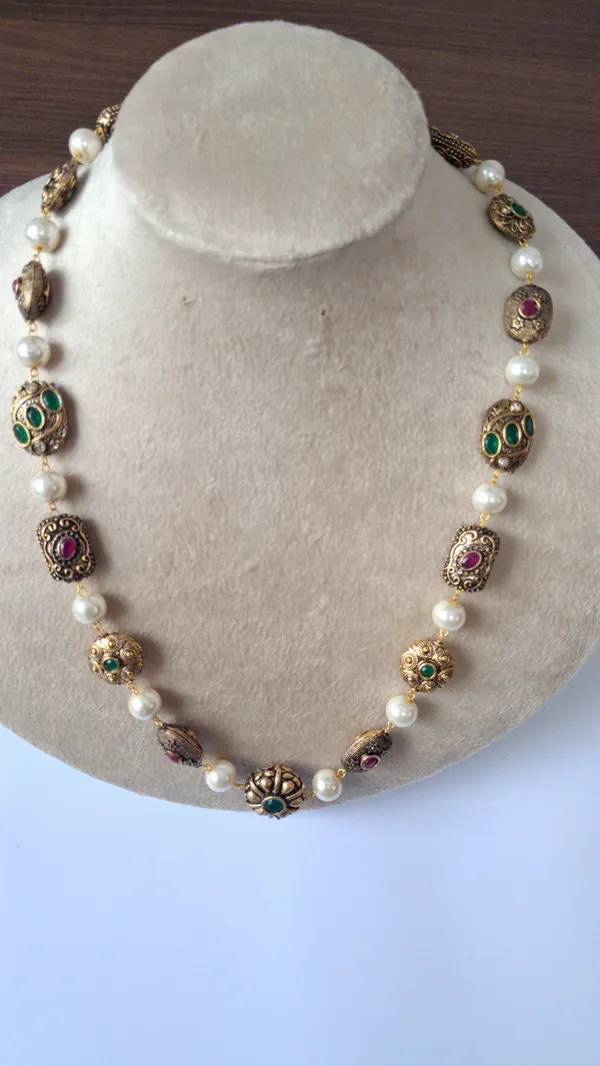 Designer_Pearl_Beaded_Necklace
